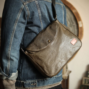 Leather Men's Commuting Crossbody Bag