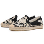 Flat heel embroidered casual canvas shoes