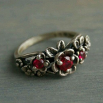 Women's Fashion Retro Red Zircon Ring