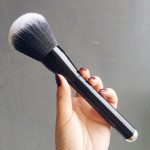 Single Wooden Handle Loose Powder Brush