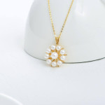 Freshwater Pearl Pendent Necklace in 14K Yellow Gold 