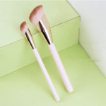 New Cosmetic Brush Fingertip Concealer Brush Is Soft No Powder