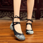 Retro Simple And Elegant Embroidered Cloth Shoes Soft Sole