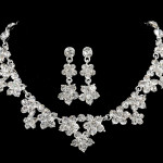 Direct supply of Korean crystal necklace, two sets of bridal jewelry set, fast selling pass for special purpose