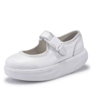 Comfortable and casual little white shoes