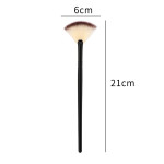 Single Fan-shaped Brightening Makeup Brush