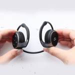 Stereo Wireless Bluetooth Headset Can Be Plugged Into The Card