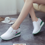 Inner raised platform shoes with round toe caps