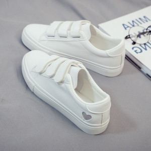 Korean student white shoes