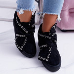 Women's casual shoes with rivets