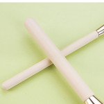 New Cosmetic Brush Fingertip Concealer Brush Is Soft No Powder