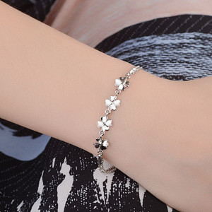 Women's Fashion Flower Four Leaf Clover Bracelet