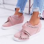 Women's casual shoes with rivets