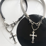 Hollow Heart Cross Collar