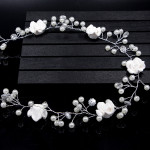 Bride's wedding photo building with makeup handmade pearl white flowers and long soft chain hair chain 1 meters 1