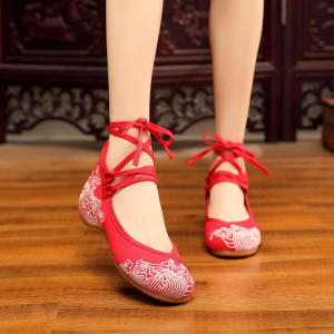 Retro Simple And Elegant Embroidered Cloth Shoes Soft Sole