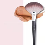 Single Multi-function Makeup Fan-shaped Brush